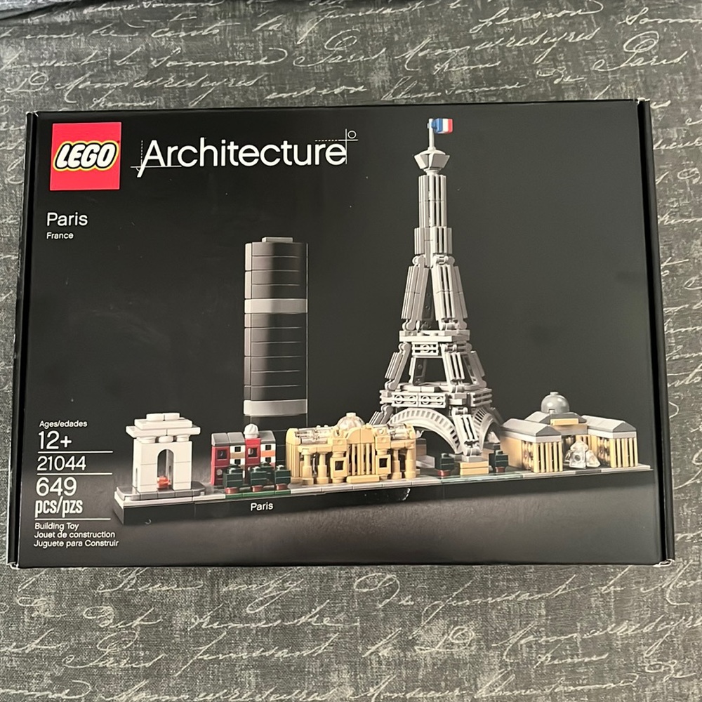 LEGO Architecture Paris, France (21044) *still sealed*